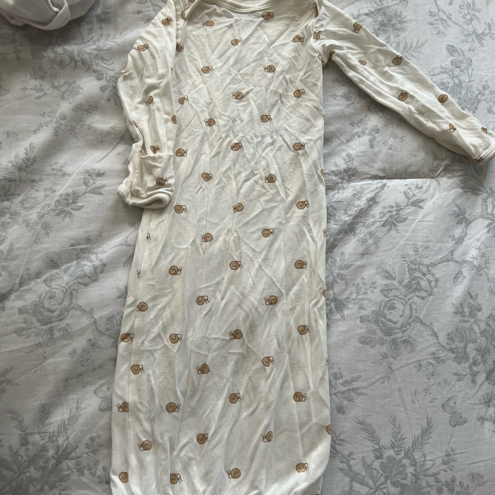 Cream Snail Print Long Sleeve Night Gown